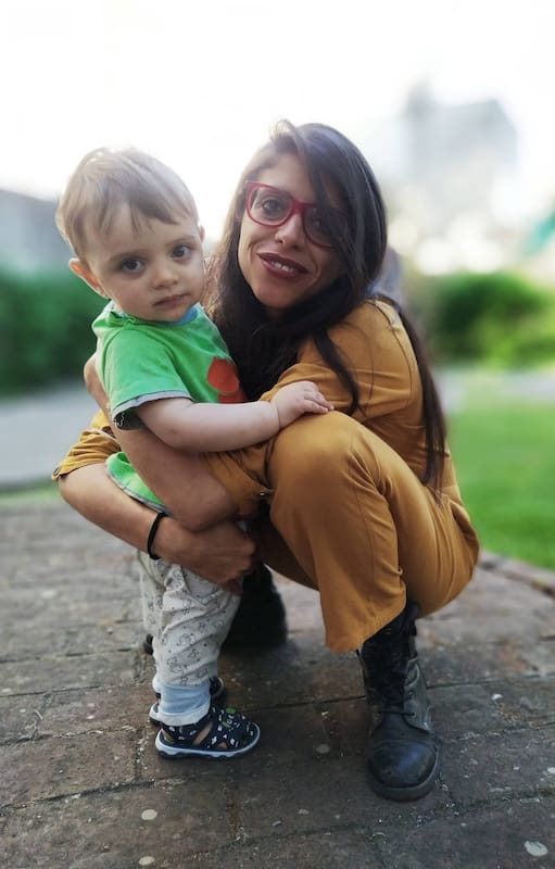 Estefanía y uno de sus hijos.