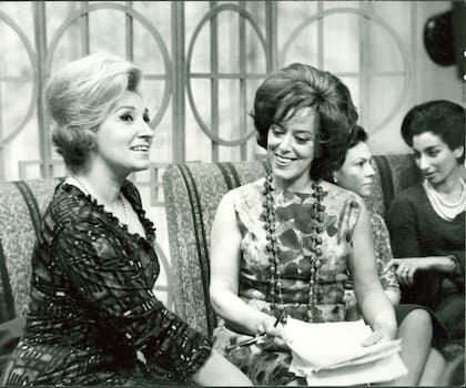 Estela de Richards y Susy Kent en La hora de la mujer