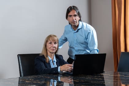 Estela Jonneret y Mariano Boniface, al frente de Universal Traslados