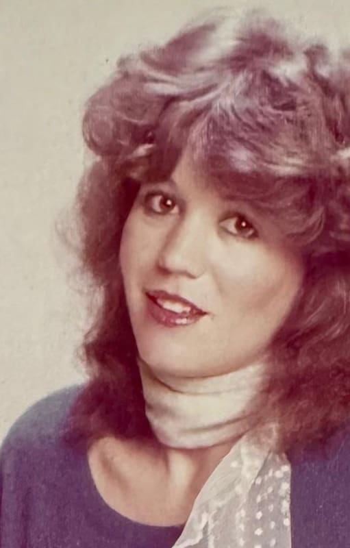 Estelita Muñoz fue una de las secretarias históricas de Roberto Galán, en Si lo sabe, cante, pero después que se casó con Luis Ventura y tuvo a su primer hijo, dejó todo