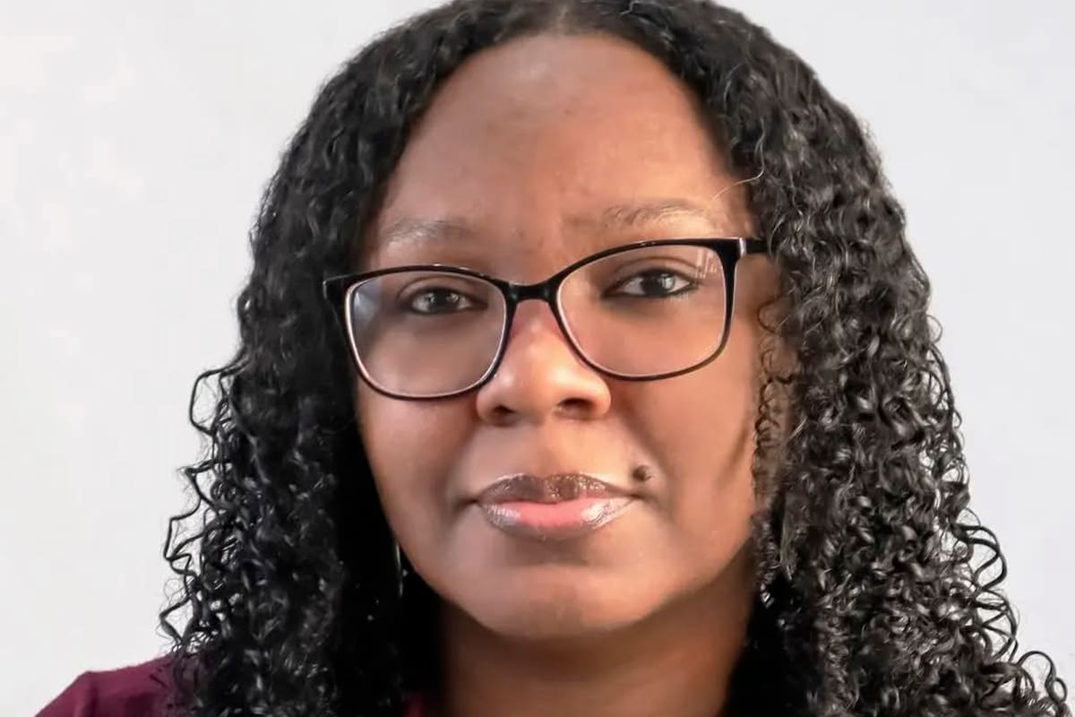 Esther Pineda G denunció a Ivan Jablonka de "apropiación intelectual"