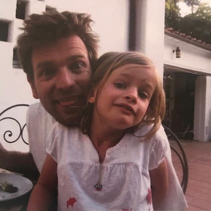 Esther siguió los pasos de su padre, y se dedicó a la actuación