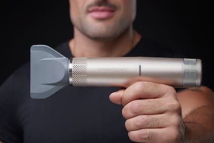 Estilista brasilero es el nuevo embajador de la marca de electrobelleza.