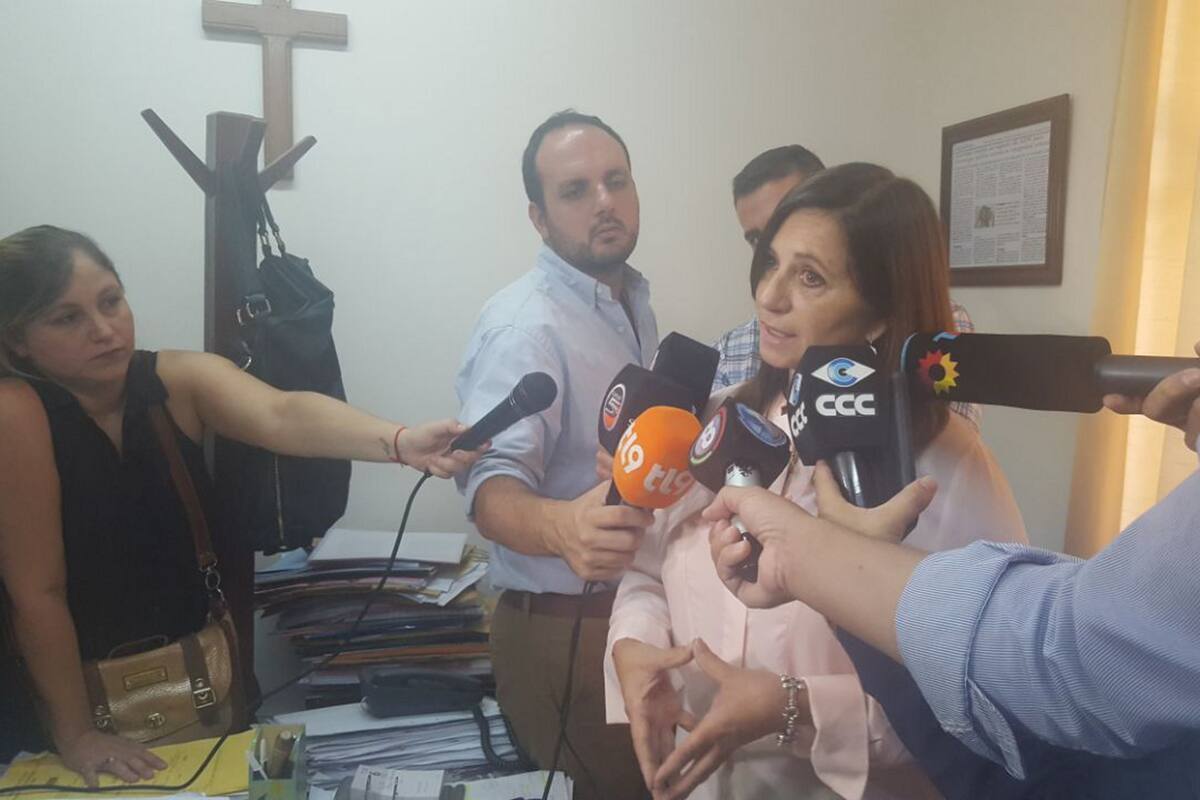 Esto se contradice con la versión del adolescente que viajaba en la moto con Facundo quien dijo que ellos no participaron del tiroteo sino que circularon, circunstancialmente, por la zona y quedaron en medio del enfrentamiento