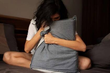 Esto surge como una práctica que nos permite realizar actividades que durante el día se nos dificulta concretar.