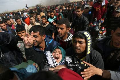 Estos hechos ocurren en medio de una protesta gazatíe cerca de la frontera con Israel