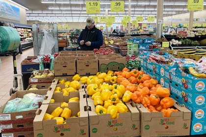 Estos resultados no significan que todos hayan sentido los beneficios: las impresiones pesimistas sobre el aumento de precios aún persisten (Foto AP /Nam Y. Huh)