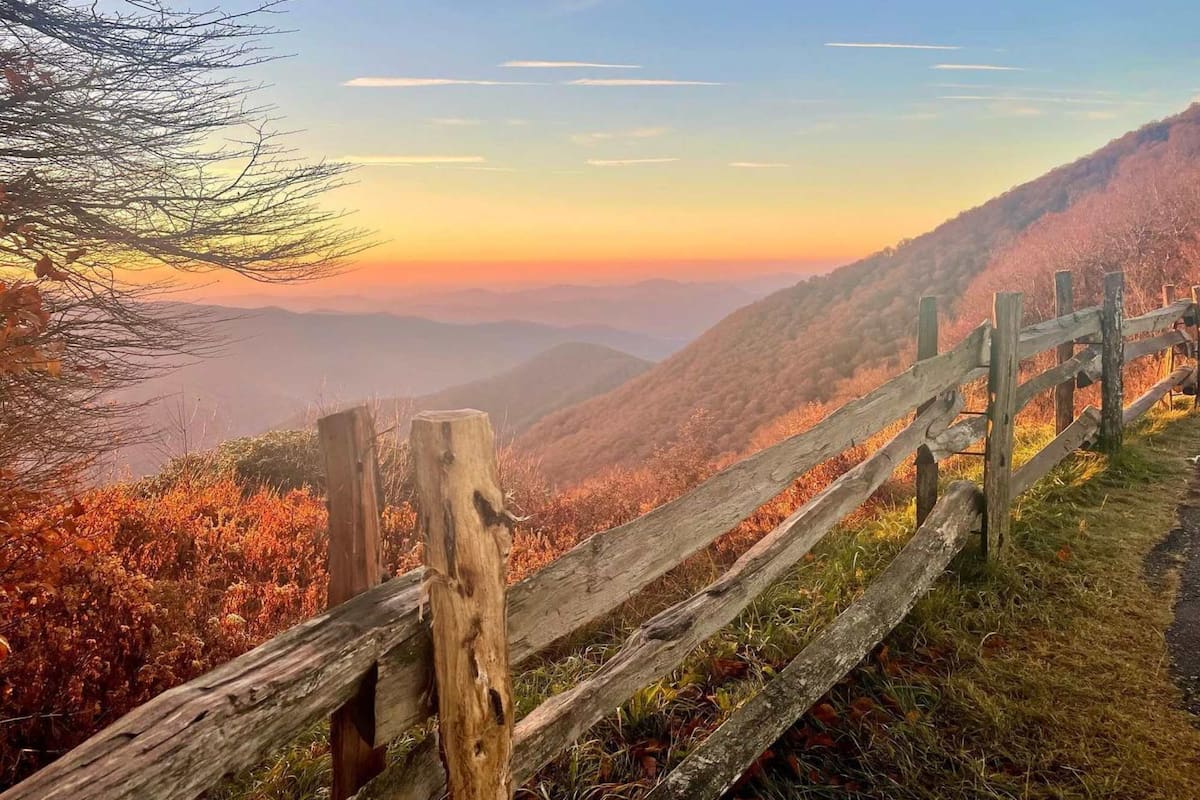 Estos sitios de Estados Unidos ofrecen bellos atardeceres y hermosos paisajes otoñales en temporada baja