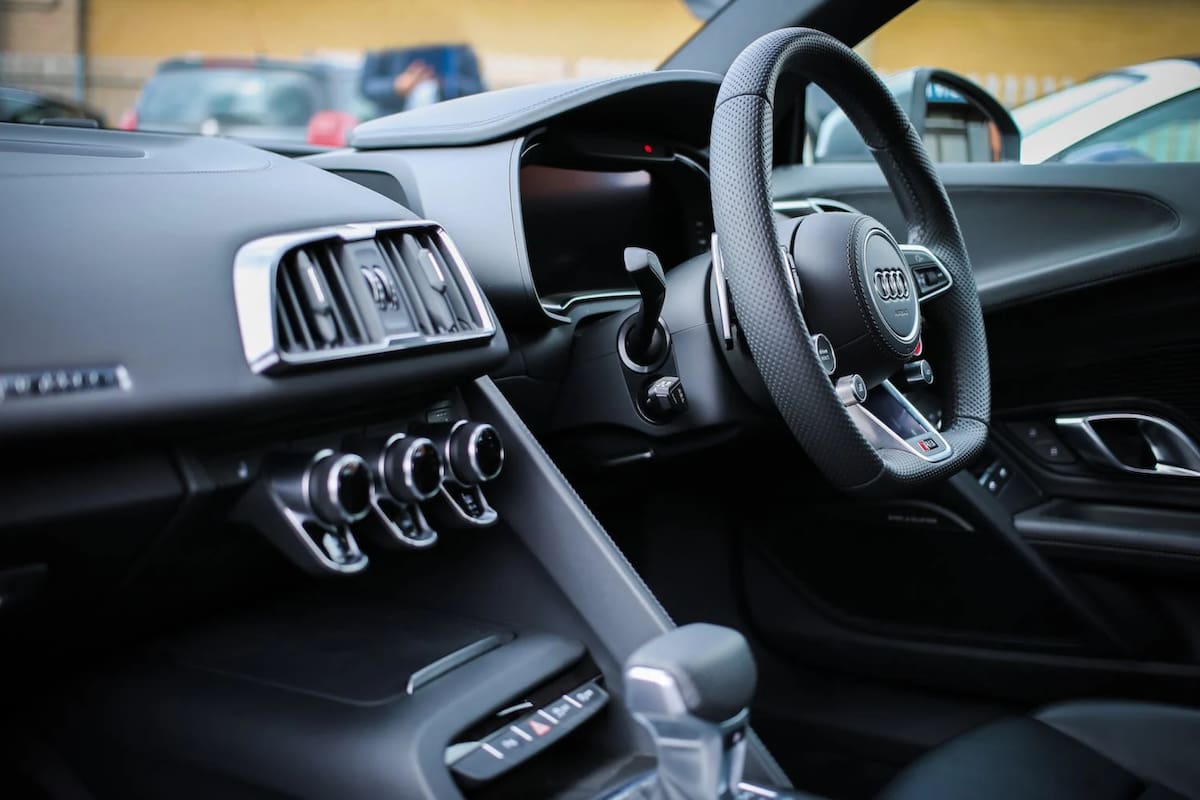 Estos son los accesorios que te ayudan a buscar seguridad y comodidad en el auto (Foto Pexels)