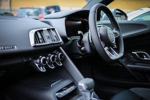 Estos son los accesorios que te ayudan a buscar seguridad y comodidad en el auto (Foto Pexels)