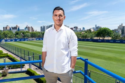"Estoy haciendo un máster en uno de los clubes más difíciles del mundo para trabajar", relata Burdisso