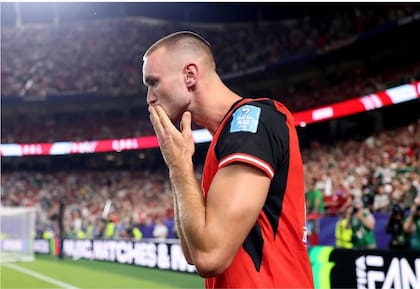"Estoy infinitamente agradecido de haber recuperado mi forma, de encontrar el ritmo adecuado y de coronar este viaje con un lugar en la Copa del Mundo", expresó Kalajdžić al enterarse de que era parte de la lista.
