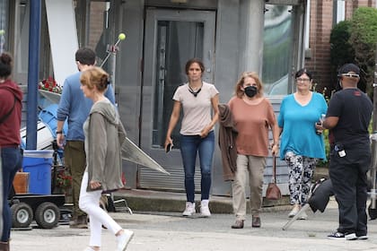 Luz, cámara... ¡acción! Halle Berry, en un alto de la filmación de Mothership en Plainville, Massachusetts.