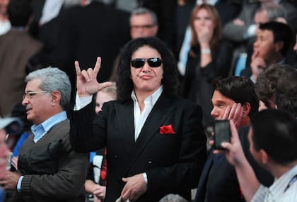 Gene Simmons, un rockstar con cualquier traje