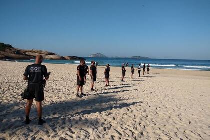 Estrictos controles para no ir a las playas de Río de Janeiro para tomar sol y baños de mar