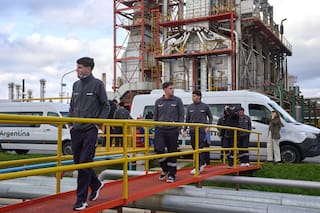 “Técnic@s del Futuro”: YPF abrió las puertas de la Refinería La Plata para una experiencia de aprendizaje junto a Scania