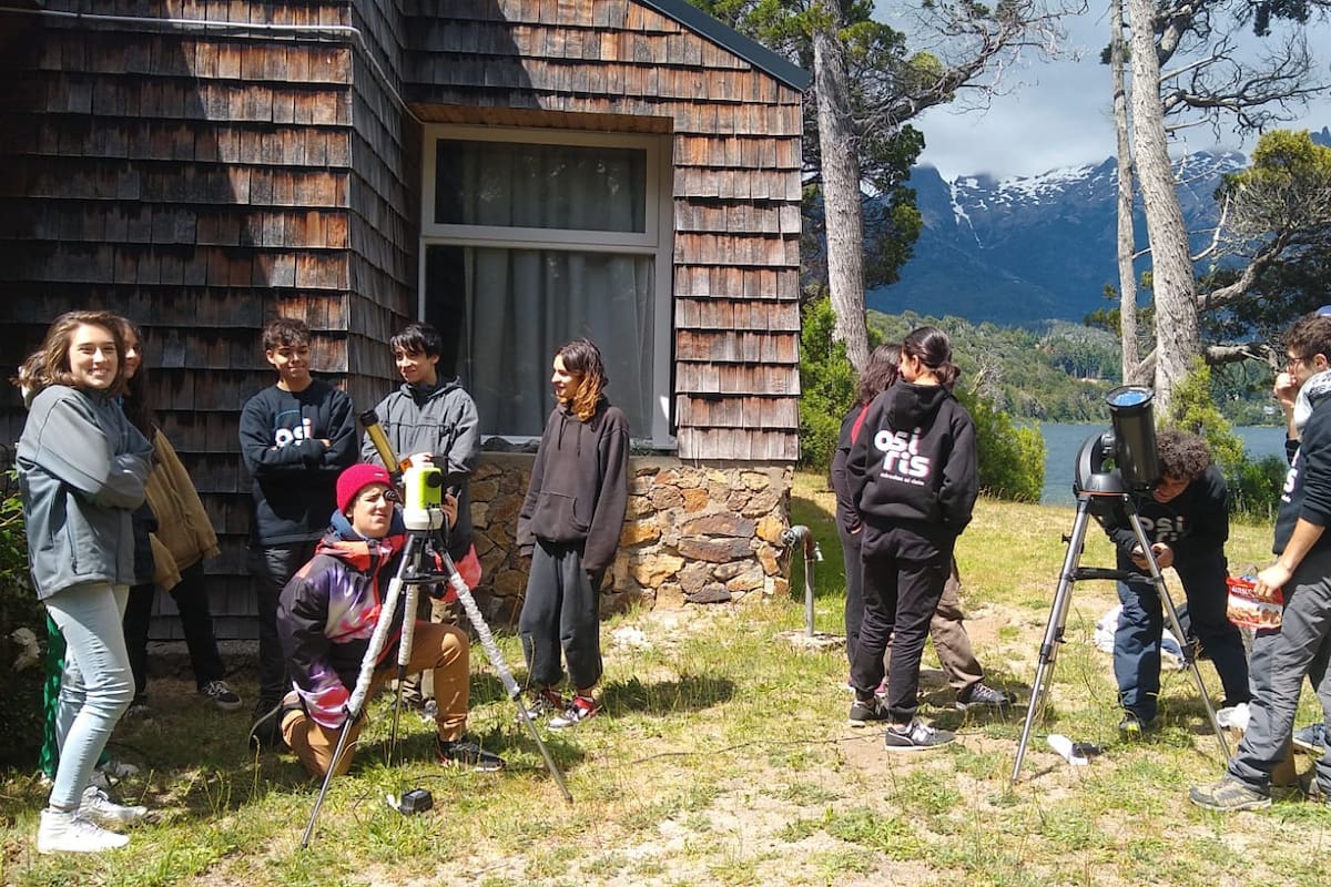 Estudiantes de la Escuela Nuevos Horizones y la Fundación Osiris de Astronomía llevan adelante el proyecto sustentable
