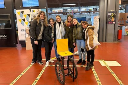 Estudiantes de la Facultad de Arquitectura de la UBA realizaron un experimento que terminó en una denuncia por falta de accesibilidad para personas con discapacidad