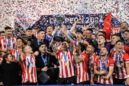 Estudiantes de La Plata logró su 16° título en su historia teniendo en cuenta los nacionales e internacionales
