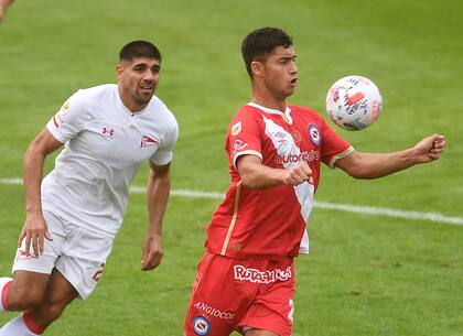 Estudiantes de La Plata visita a Argentinos Juniors por la 13ra. y última fecha de la Zona 1, con arbitraje de Germán Delfino.