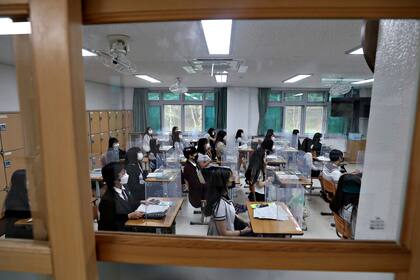 Estudiantes de la secundaria de Daejeon durante una clase