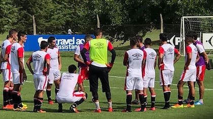 Estudiantes perdió con Villa San Carlos