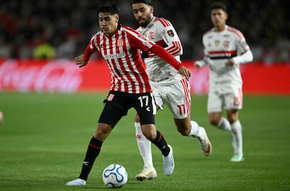 Estudiantes y Flamengo empataron 1-1 en el partido de ida de las semifinales de la Copa Libertadores