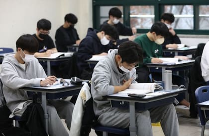 Estudiantes y padres siente la presión de triunfar en una sociedad hipercompetitiva