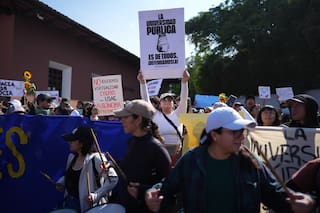 Estudiantes y profesores de Guatemala denuncian fraude en elección de rector de universidad pública