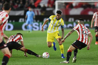 Estudiantes y Rosario Central protagonizaron un emotivo encuentro