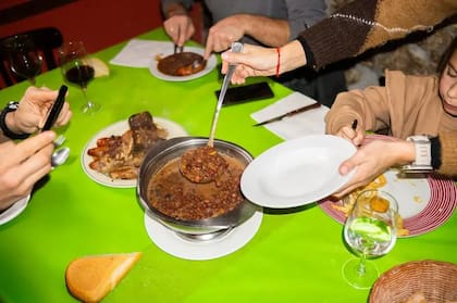 Estudios han demostrado que la hora de comer cambia la forma en que metabolizamos los alimentos