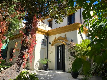 Estudios Lumiton. Funcionaron en esta casona de estilo neoclásico español y en galpones aledaños.