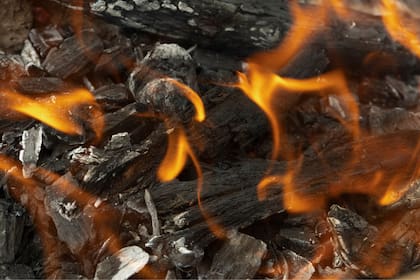 Estudios relacionan el humo de madera con un aumento significativo en hospitalizaciones