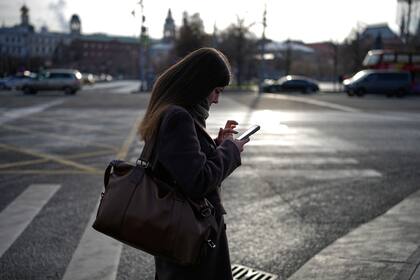 Estudios transversales encontraron asociaciones positivas entre el uso de teléfonos inteligentes y los fallos cognitivos
