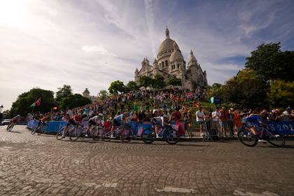 Etapa final del Tour de Francia incluirá ascenso a Montmartre y meta en los Campos Elíseos