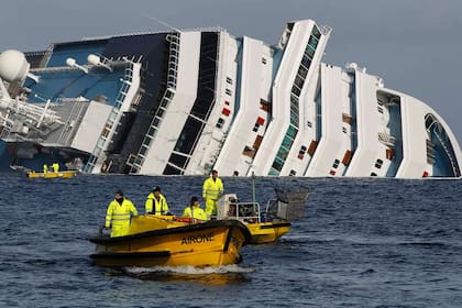 ETareas de rescate en el Crucero Costa Concordia
