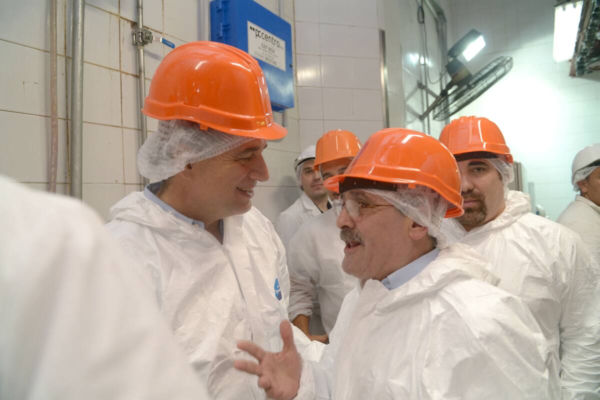 Etchevehere, con Marcelo Rossi, durante una reciente visita a un frigorífico