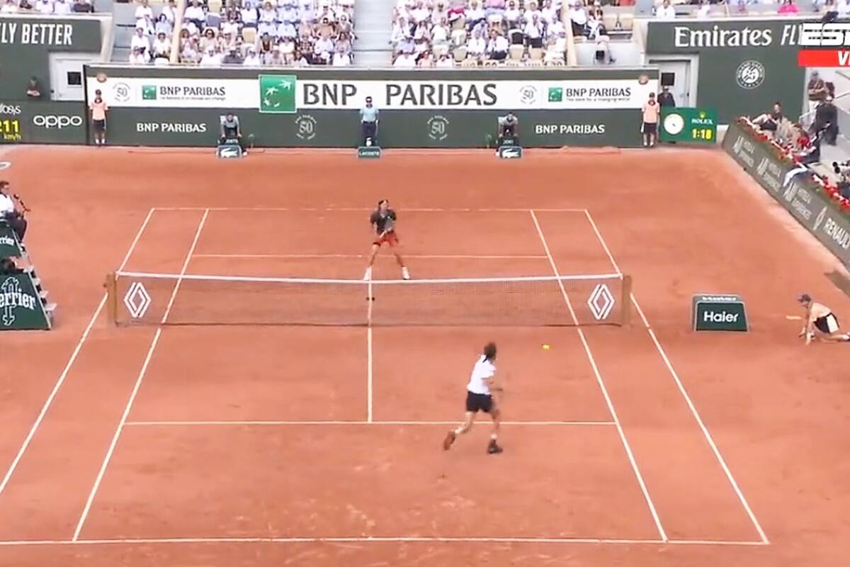 Etcheverry tuvo ante Zverev varios puntos que levantaron el espectáculo en la cancha en la cancha principal de Roland Garros
