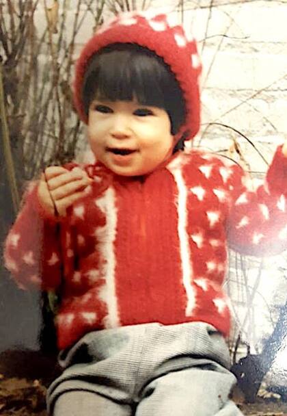 Etty en 1985, durante su infancia en Borough Park, Brooklyn.