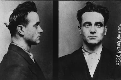 Eugen Weidmann se convirtió en la última persona en pasar por el ritual público de la guillotina (Foto: Wikipedia)