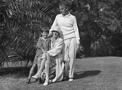 Eugene O'Neill con su segunda esposa, Agnes y su hijo Shane (Getty Images)