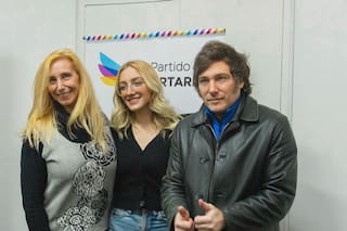 Quién es Eugenia Rolón, la influencer cercana a Milei, que chocó alcoholizada contra un poste