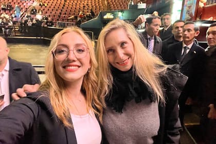 Eugenia Rolón y Karina Milei