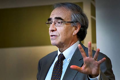 Eugenio Díaz Bonilla: "El desarrollo económico y social con democracia es la única salida"