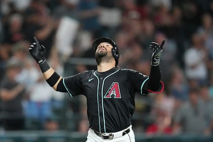 Eugenio Suárez logra su 3er grand slam de la temporada y Diamondbacks vencen 5-2 a Marineros