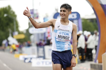Eulalio Muñoz es el primero de cuatro argentinos que completa una maratón en un Mundial