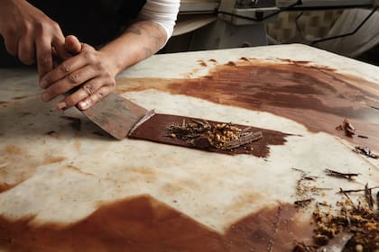 Europa y Estados Unidos, los principales consumidores de cacao, enfrentarán un aumento en el costo del chocolate