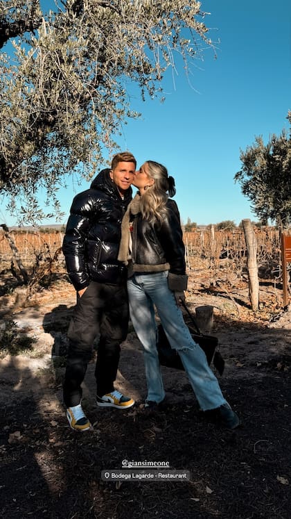 Eva Bargiela y Gianluca Simeone, enamorados en Mendoza al poco tiempo de haber confirmado su amor