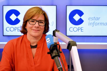 Eva Fernández, autora de "El papa de la ternura" (Planeta)