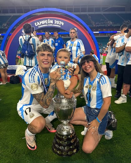 Eva García acompañó a Garnacho en la Copa América 2024 (Foto: Instagram @evagarcia)